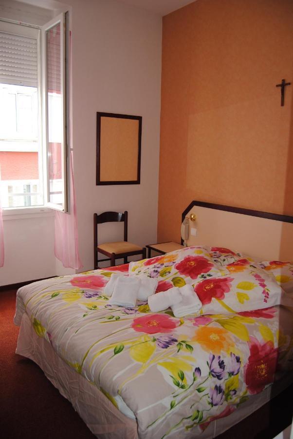 Hotel Myosotis Lourdes Buitenkant foto